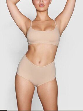 Soft Smoothing Seamless Scoop Bralette